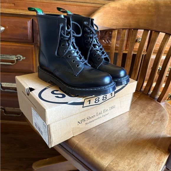 Shoes - Solovair Boots size 8